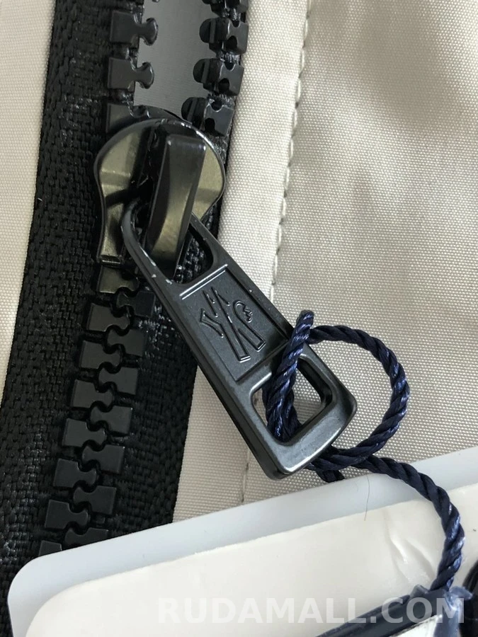 몽클레어 몽클레어 삼선 로고 후드 자켓 상세 이미지