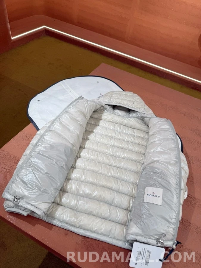 몽클레어 몽클레어 후드 덕다운 패딩 상세 이미지