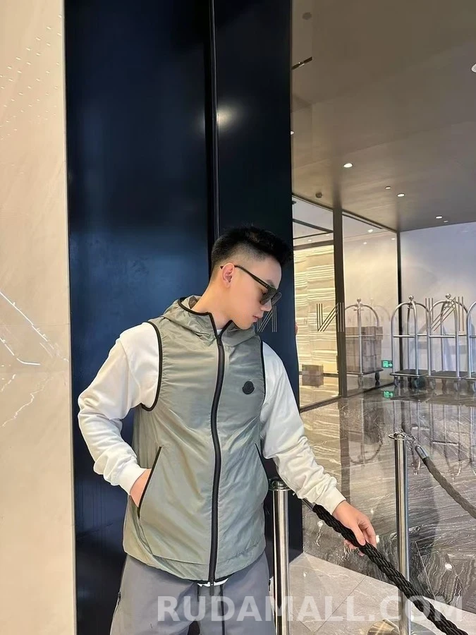 몽클레어 몽클레어 후드 리플렉티브 베스트 상세 이미지