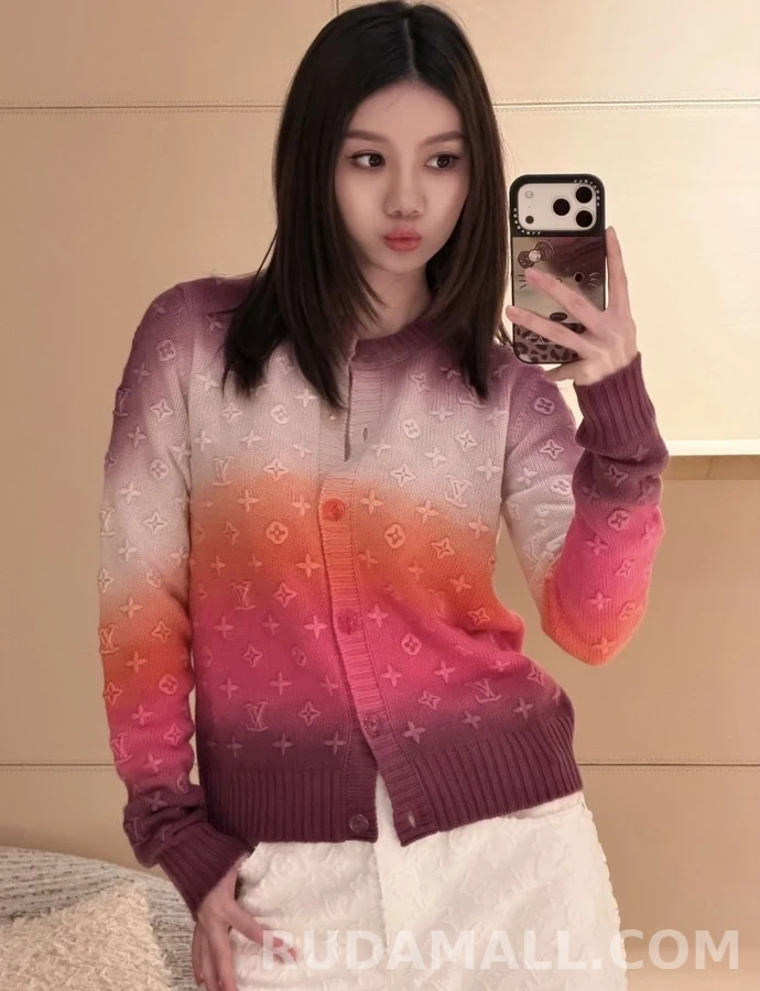 루이비통 루이비통 그라데이션 모노그램 니트 가디건 상세 이미지