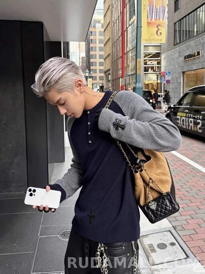 크롬하츠 크롬하츠 크로스 가죽패치 헨리넥 니트 상세 이미지