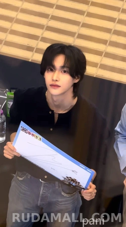 셀린느 셀린느 버튼 가디건 상세 이미지