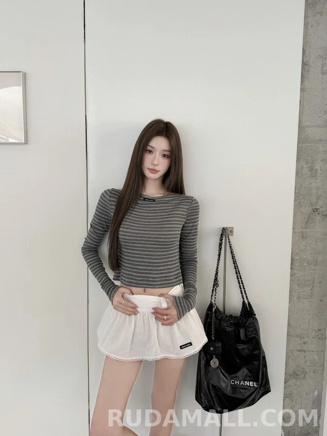 미우미우 미우미우 로고 스트라이프 보트넥 긴팔 티셔츠 상세 이미지