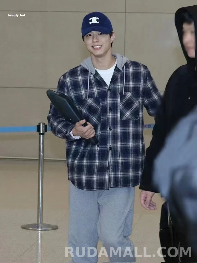 셀린느 셀린느 체크 캐시미어 후드 셔츠 상세 이미지