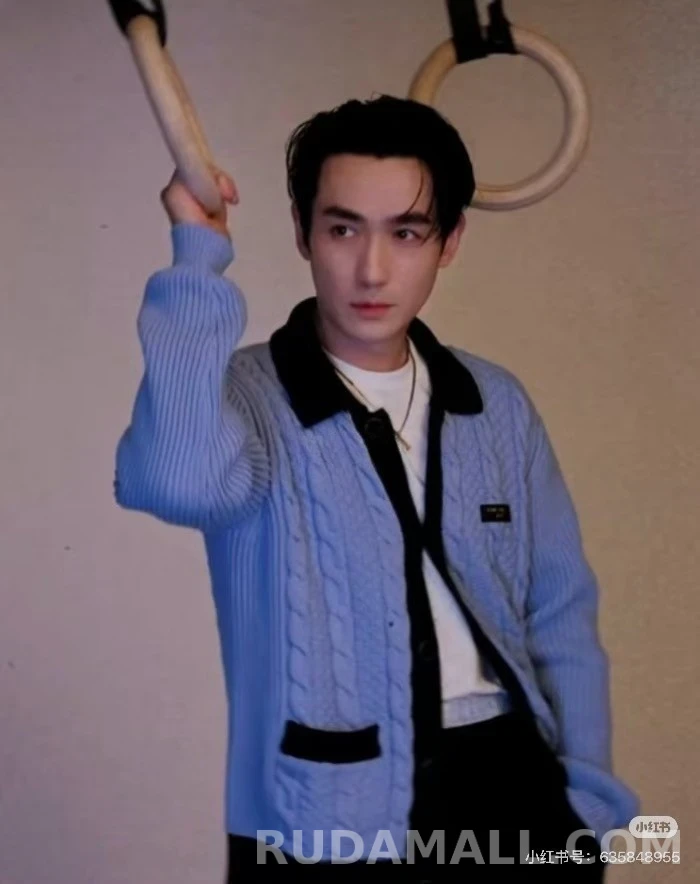 루이비통 루이비통 배색 꽈배기 가디건 상세 이미지