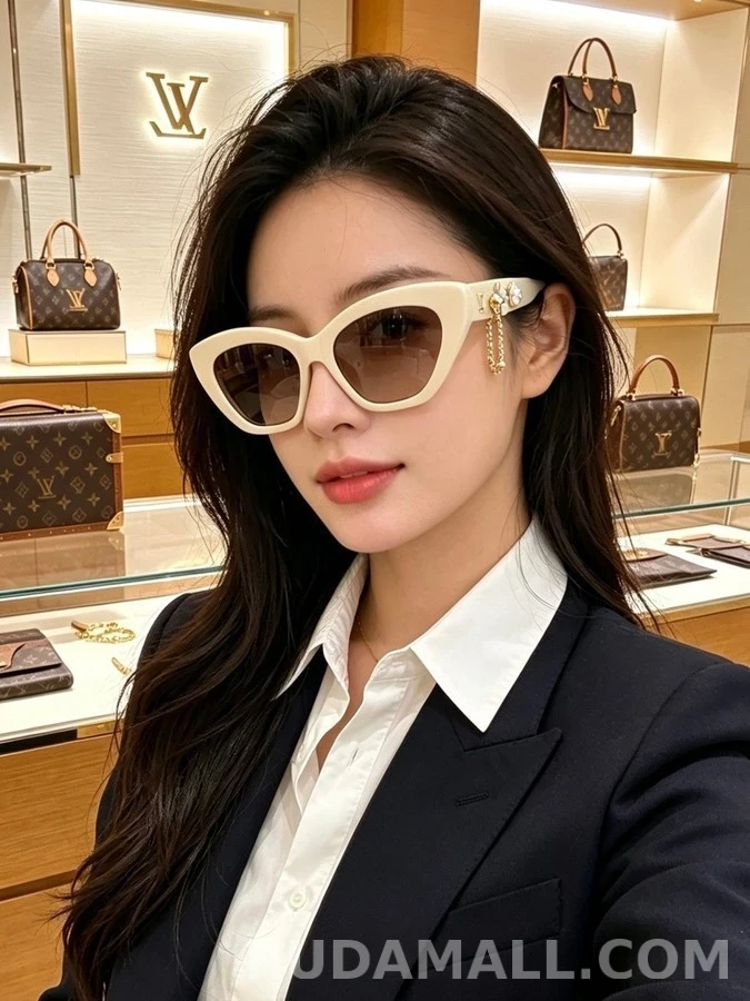 루이비통 루이비통 체인 장식 캣아이 선글라스 상세 이미지