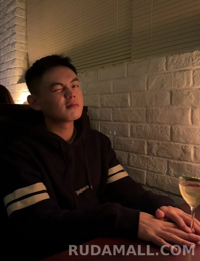 생로랑 세인트로랑 스트라이프 자수 후드티 상세 이미지