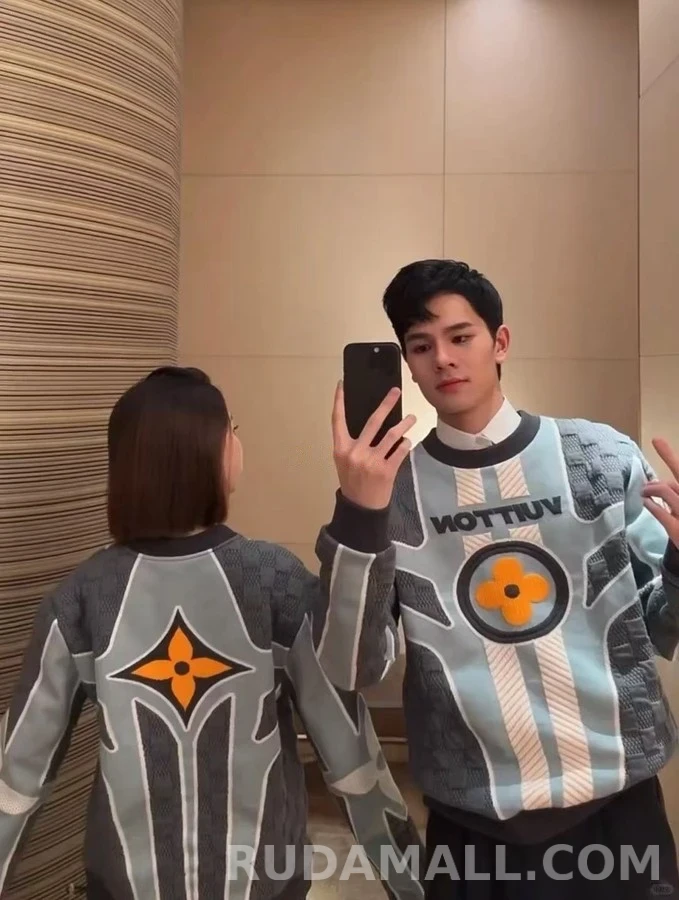 루이비통 루이비통 VUITTON 레터링 플라워 로고 니트 상세 이미지