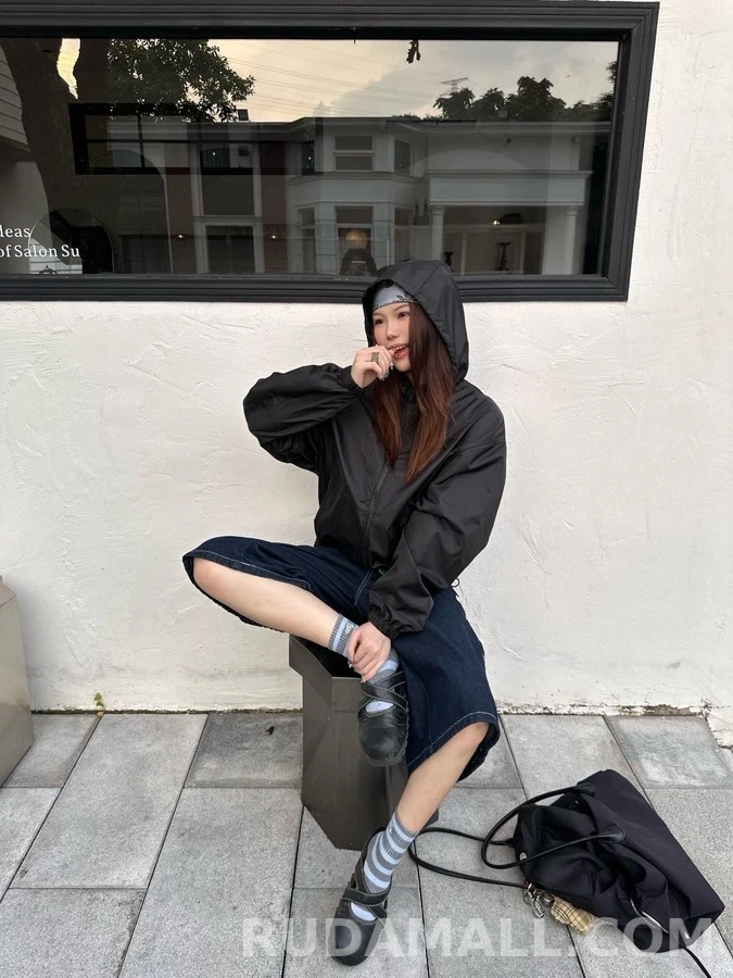 프라다 프라다 삼각 로고 후드 집업 자켓 상세 이미지