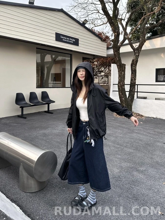 프라다 프라다 삼각 로고 후드 집업 자켓 상세 이미지