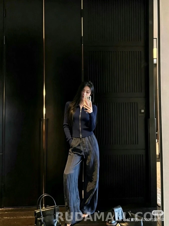 미우미우 미우미우 리브 조직 로고 하이넥 집업 셔츠 상세 이미지