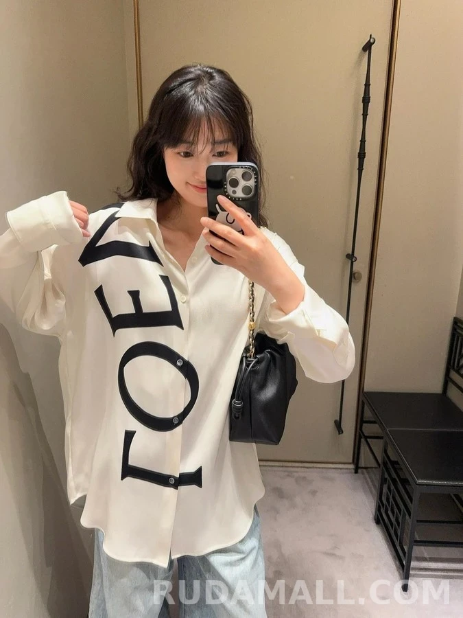 로에베 로에베 레터링 실크 셔츠 상세 이미지