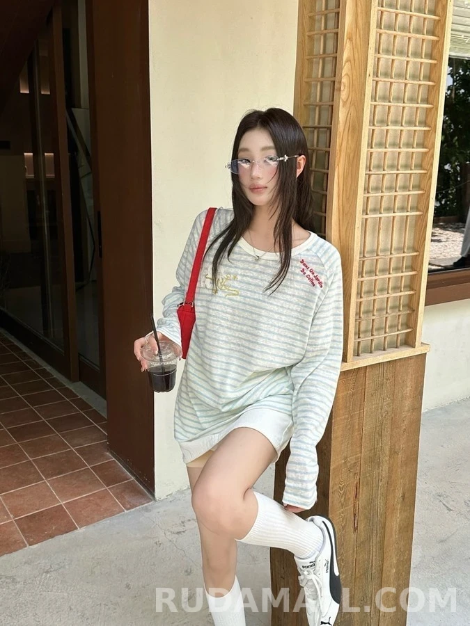 셀린느 셀린느 스트라이프 16호 닻 자수 긴팔 티셔츠 상세 이미지