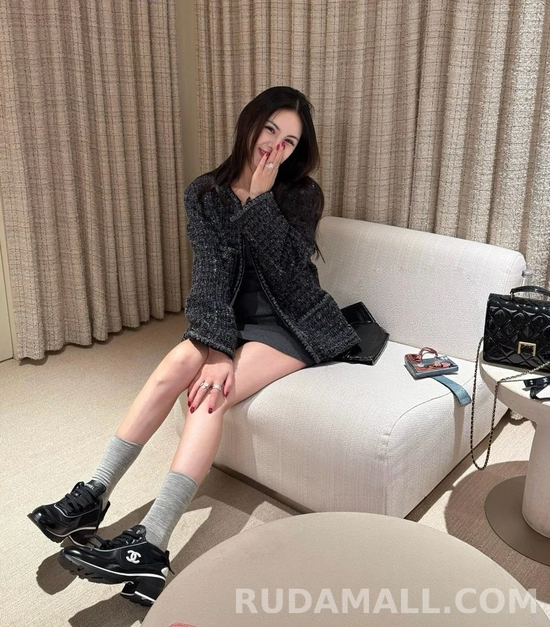 샤넬 샤넬 Double C 로고 청키 스니커즈 상세 이미지
