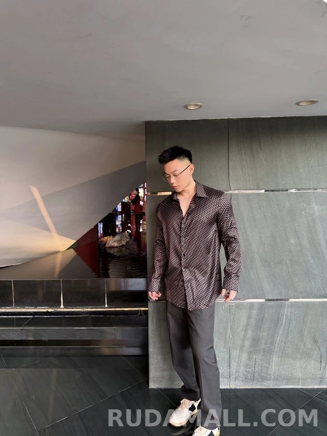 생로랑 세인트로랑 르 카산드르 패턴 실크 셔츠 상세 이미지