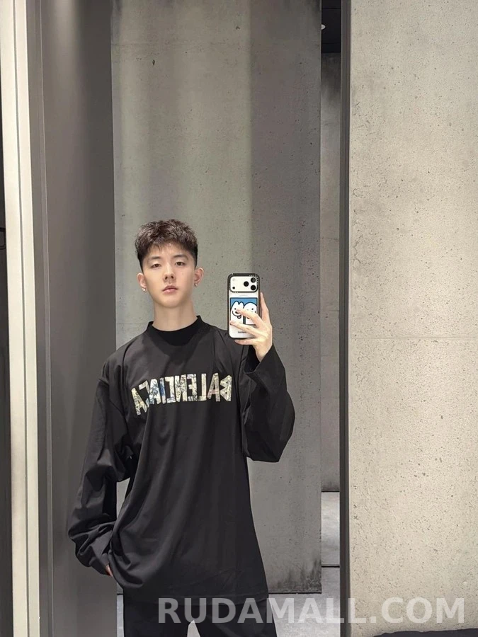 발렌시아가 발렌시아가 그래피티 테이프 로고 긴팔 티셔츠 상세 이미지