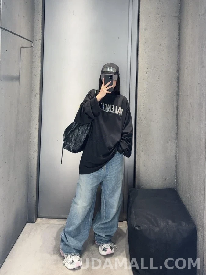 발렌시아가 발렌시아가 그래피티 테이프 로고 긴팔 티셔츠 상세 이미지
