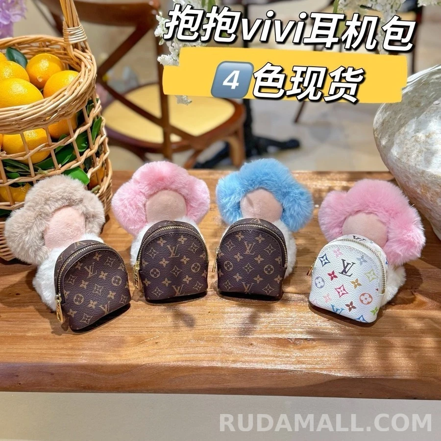 루이비통 루이비통 Vivienne Hug 이어폰 백참 상세 이미지