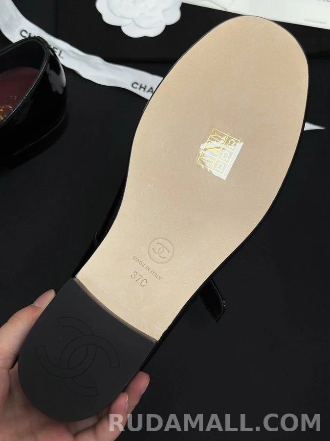 샤넬 샤넬 더블 C 에나멜 메리제인 슈즈 상세 이미지