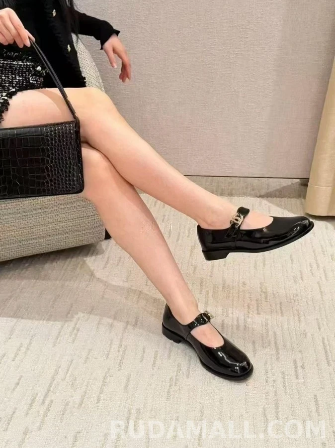 샤넬 샤넬 더블 C 에나멜 메리제인 슈즈 상세 이미지