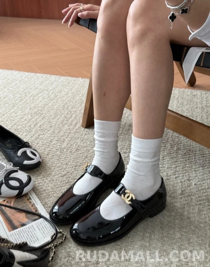 샤넬 샤넬 더블 C 에나멜 메리제인 슈즈 상세 이미지