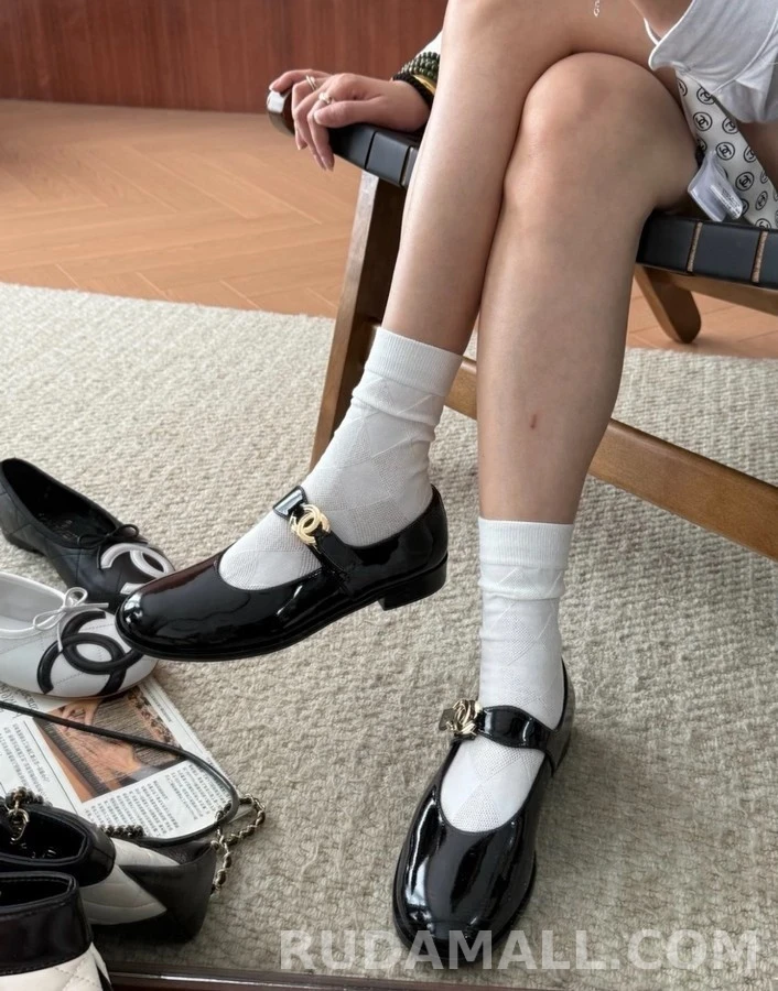 샤넬 샤넬 더블 C 에나멜 메리제인 슈즈 상세 이미지