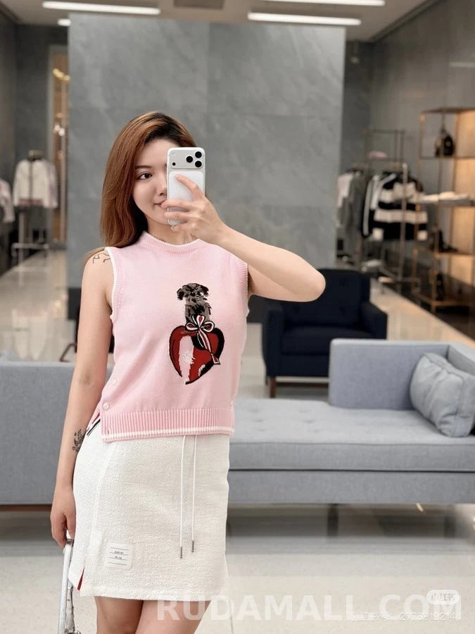 톰브라운 톰브라운 하트 강아지 자수 니트 베스트 상세 이미지