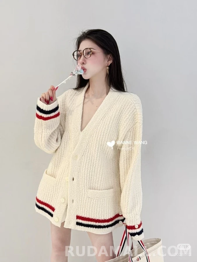 톰브라운 톰브라운 스트라이프 부클 가디건 상세 이미지