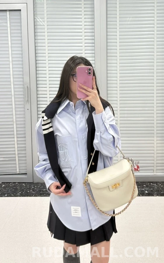 톰브라운 톰브라운 크레스트 자수 셔츠 상세 이미지