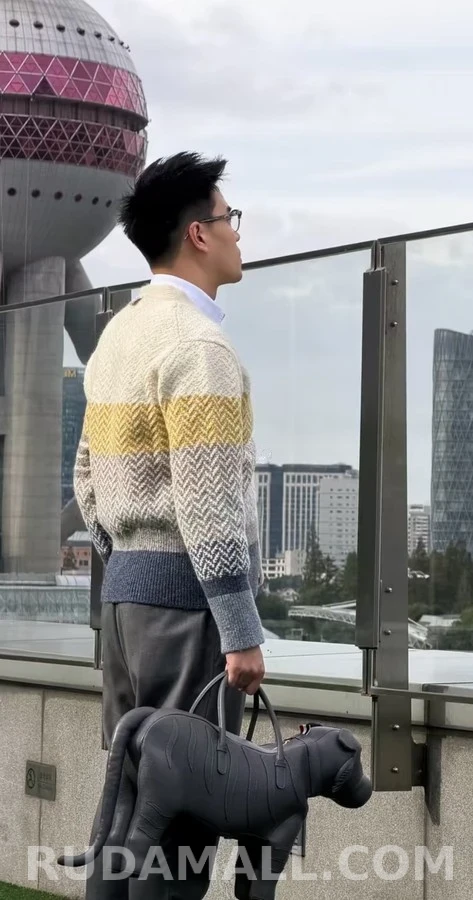 톰브라운 톰브라운 스트라이프 헤링본 니트 상세 이미지