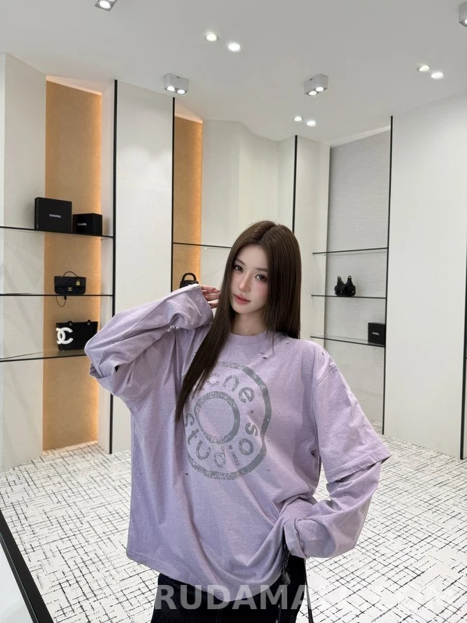 아크네 스튜디오 아크네 스튜디오 디스트로이드 로고 레이어드 긴팔 티셔츠 상세 이미지