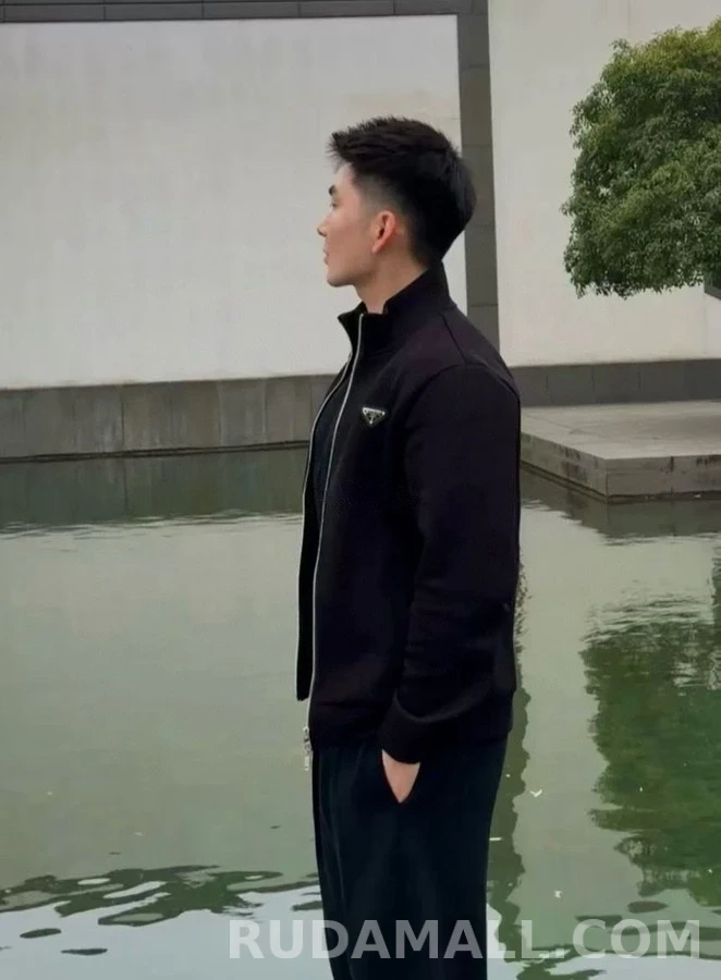 프라다 프라다 삼각 로고 지퍼 울 가디건 상세 이미지