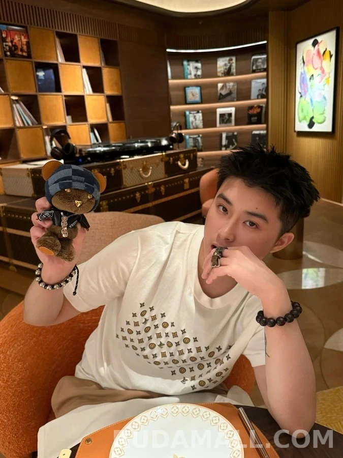 루이비통 루이비통 Louis Bear 곰돌이 가방 참 상세 이미지