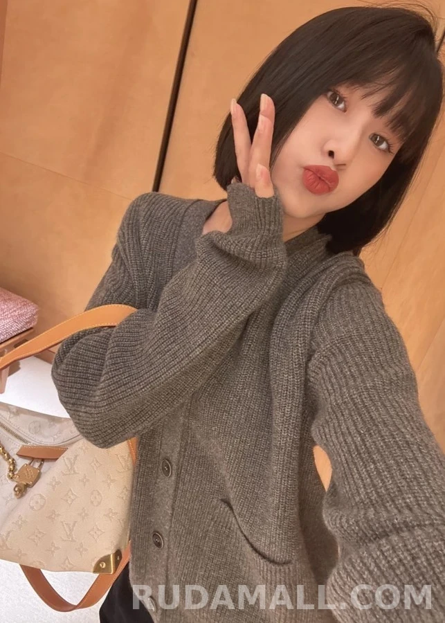 루이비통 루이비통 자수 캐시미어 가디건 상세 이미지