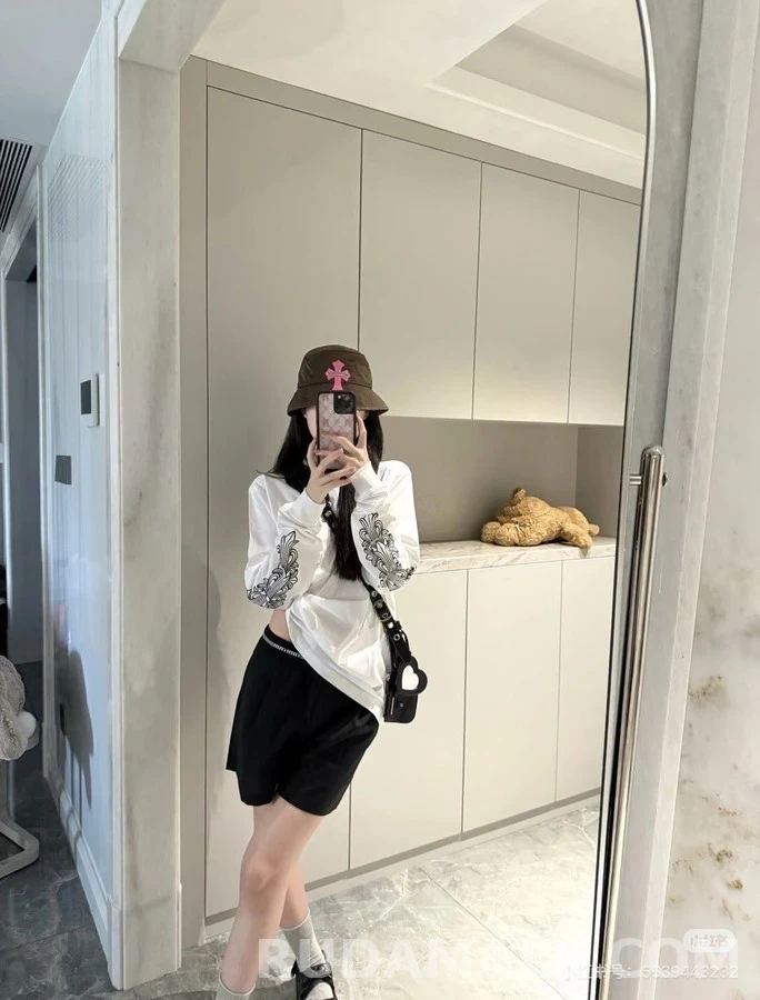 크롬하츠 크롬하츠 I love you 레터링 크로스 맨투맨 상세 이미지