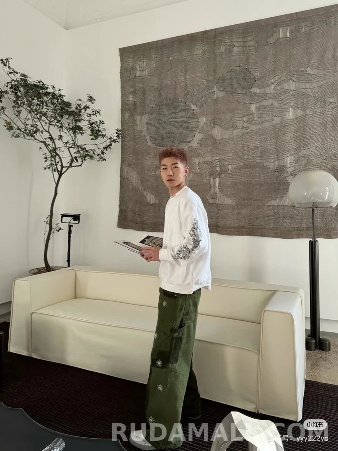 크롬하츠 크롬하츠 I love you 레터링 크로스 맨투맨 상세 이미지