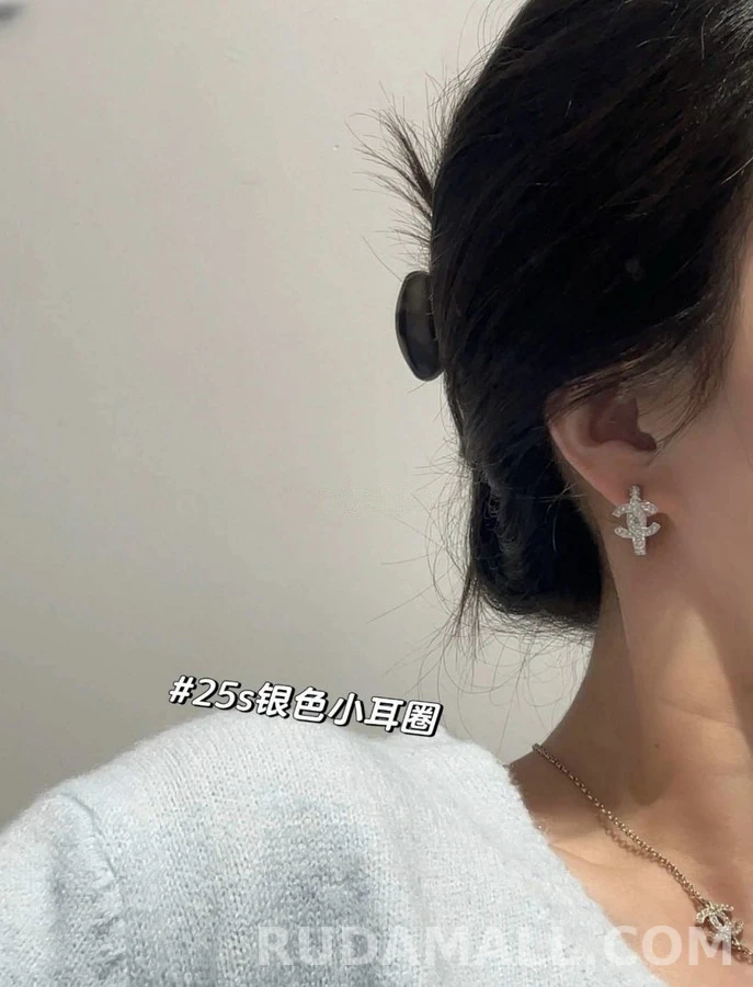 샤넬 샤넬 로고 큐빅 후프 귀걸이 상세 이미지