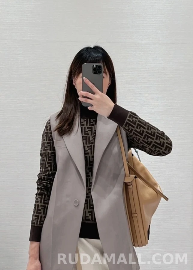 펜디 펜디 모노그램 터틀넥 긴팔 티셔츠 상세 이미지