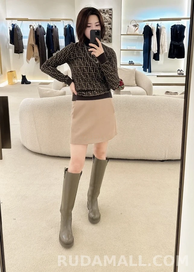 펜디 펜디 모노그램 터틀넥 긴팔 티셔츠 상세 이미지