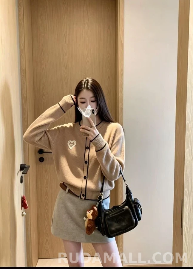 디올 디올 하트 자수 라운드넥 가디건 상세 이미지