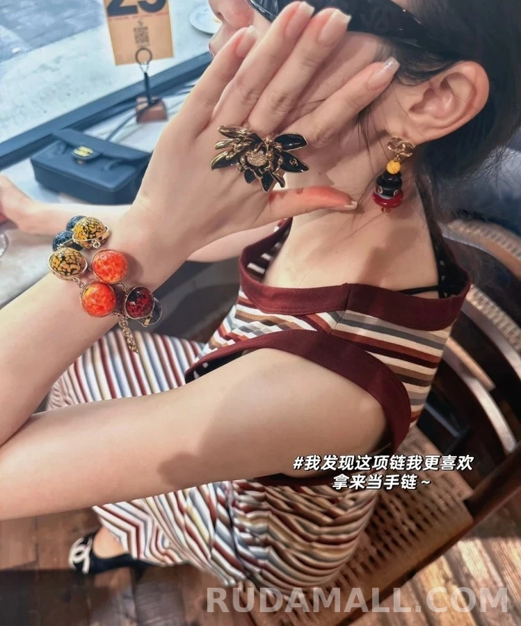 샤넬 샤넬 컬러 스택 비즈 드롭 귀걸이 상세 이미지