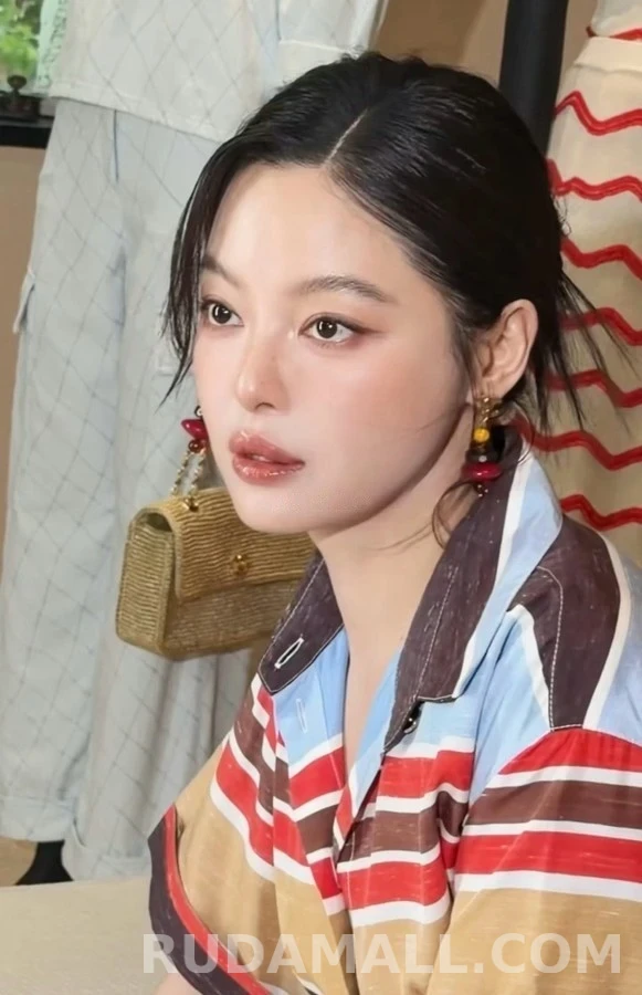 샤넬 샤넬 컬러 스택 비즈 드롭 귀걸이 상세 이미지