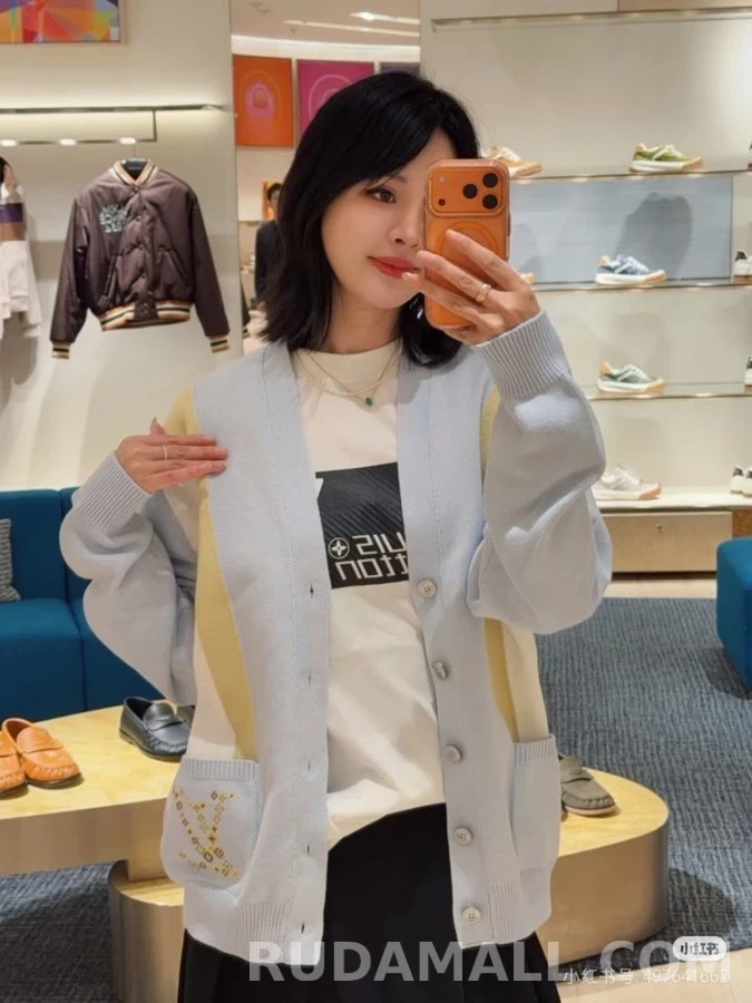 루이비통 루이비통 콘트라스트 V넥 니트 가디건 상세 이미지