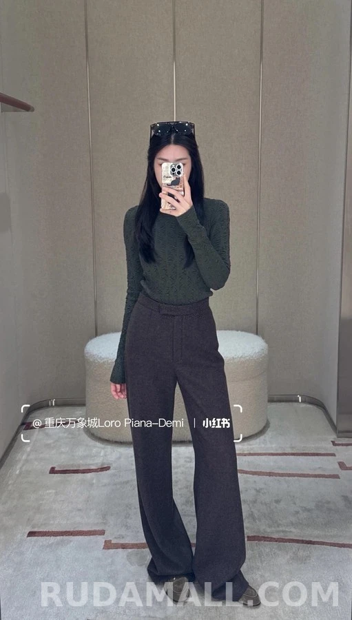 로로피아나 로로피아나 주름 텍스처 터틀넥 긴팔 티셔츠 상세 이미지