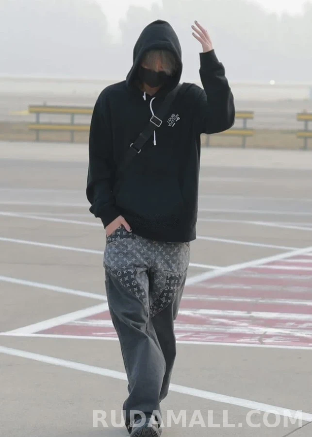 루이비통 루이비통 자수 후드티 상세 이미지