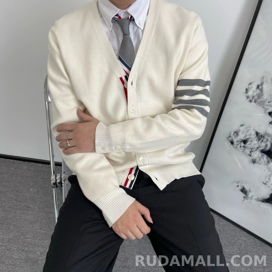 톰브라운 톰브라운 스트라이프 브이넥 가디건 상세 이미지