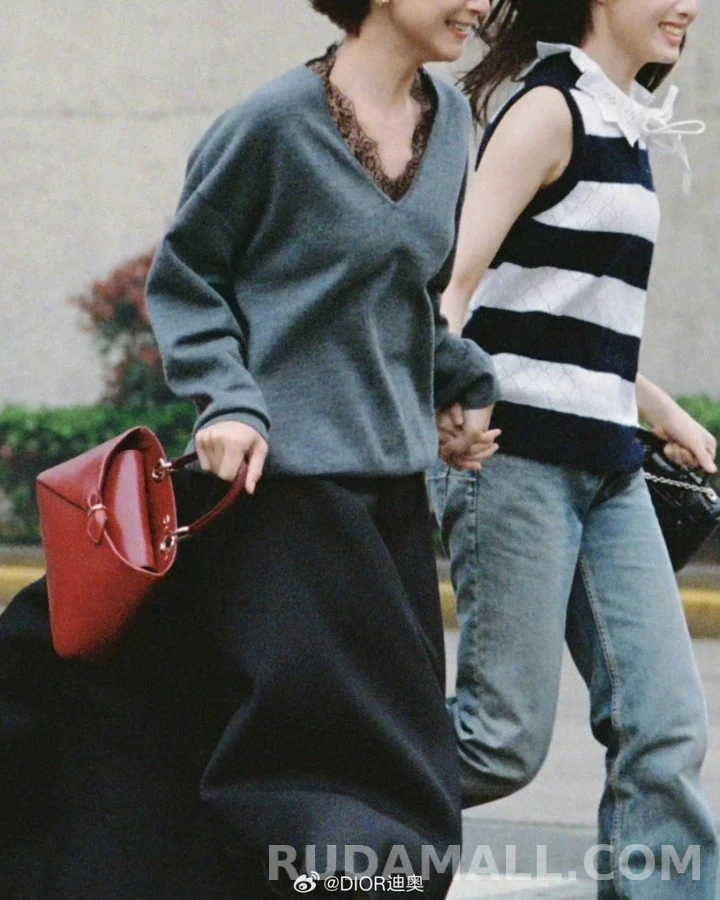 디올 디올 스트라이프 레이스 칼라 니트 베스트 상세 이미지