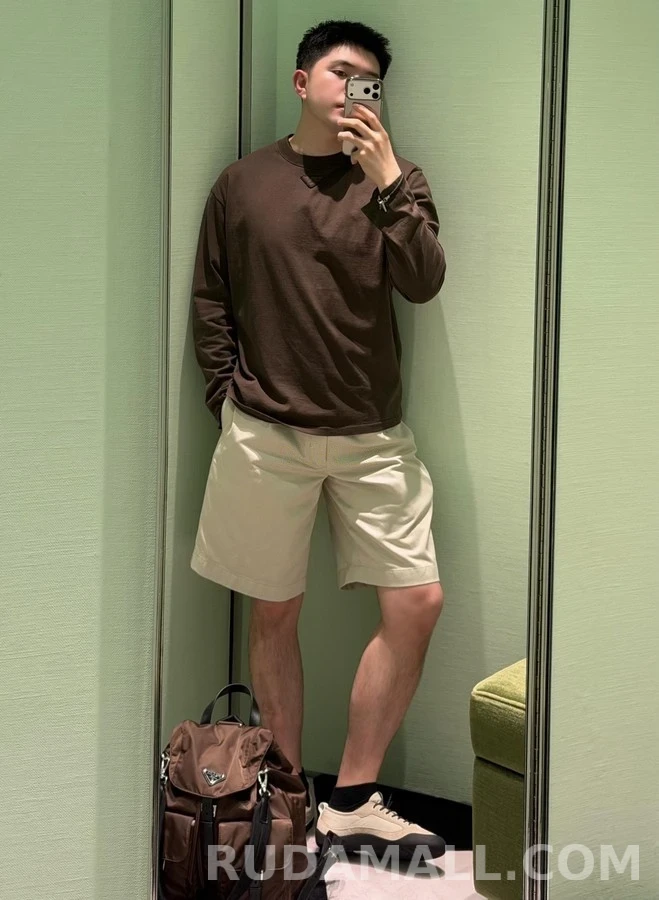 프라다 프라다 삼각형 디테일 긴팔 티셔츠 상세 이미지