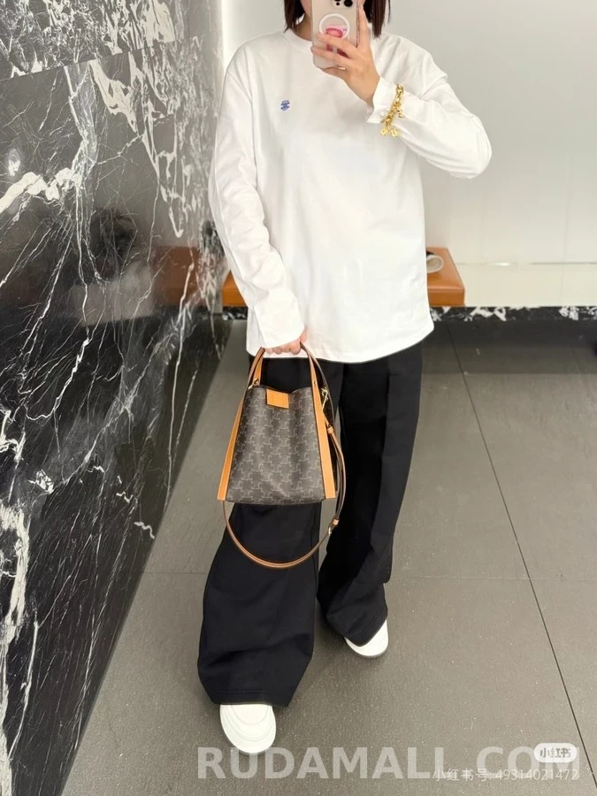 셀린느 셀린느 리브드 트리옹프 자수 긴팔 티셔츠 상세 이미지