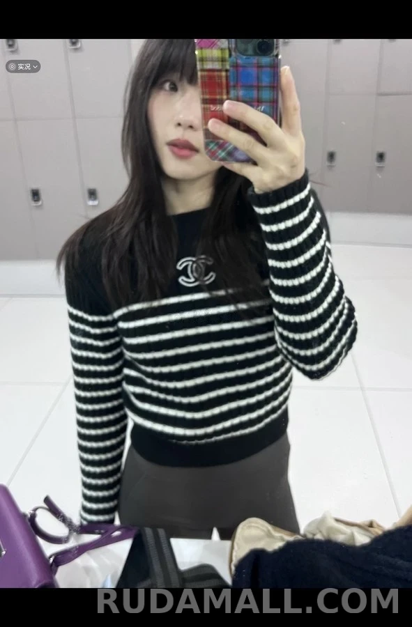 샤넬 샤넬 더블C 로고 스트라이프 긴팔 티셔츠 상세 이미지